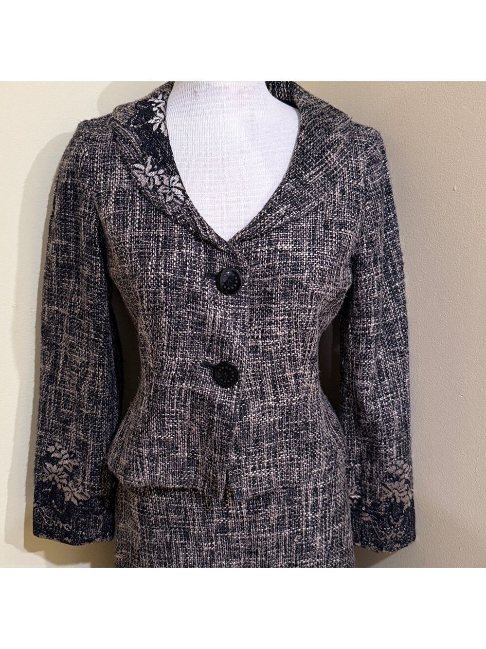 Nine & Company Petite 8P 2pc Tweed Skirt Suit Floral Lace Trim Notch Lapel - Picture 4 of 17